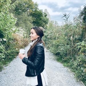 Meet Your Posher, Angie